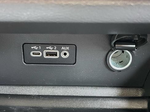 Used 2025 Nissan Altima 2.5 SV FWD image 10