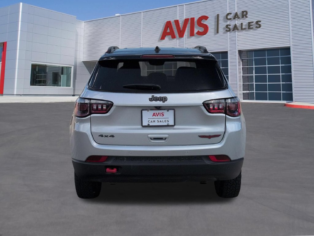 Used 2025 Jeep Compass Trailhawk AWD/4WD image 7