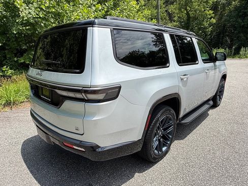 New 2026 Jeep Grand Wagoneer 4WD image 7