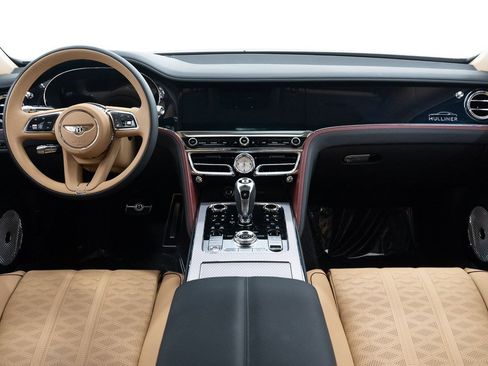 Used 2025 Bentley Flying Spur Plug-In Hybrid image 28