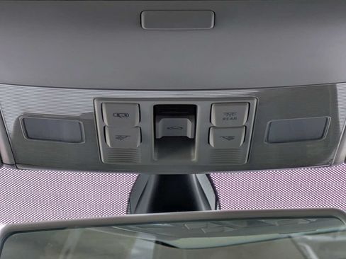 Used 2020 Volkswagen Jetta SE w/ SE Cold Weather Package FWD image 23