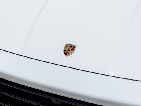 Certified 2025 Porsche Cayenne AWD/4WD image 17
