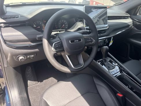 New 2026 Jeep Compass Latitude image 17