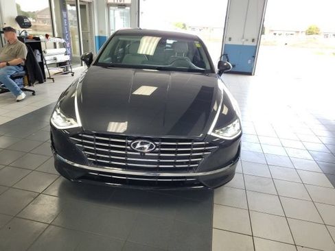 Used 2020 Hyundai Sonata Limited FWD image 2