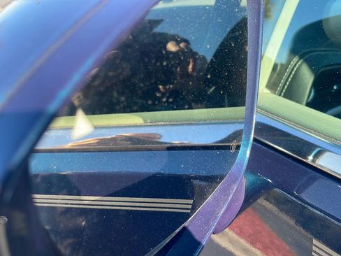 Used 2022 Chrysler Pacifica Touring-L image 15