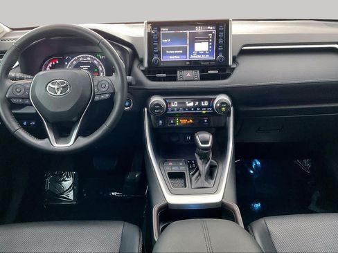 Used 2019 Toyota RAV4 Limited w/ Cold Weather Package FWD image 16