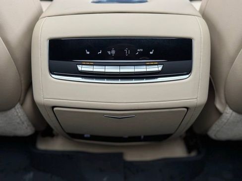 Used 2021 Cadillac Escalade Premium Luxury AWD/4WD image 36