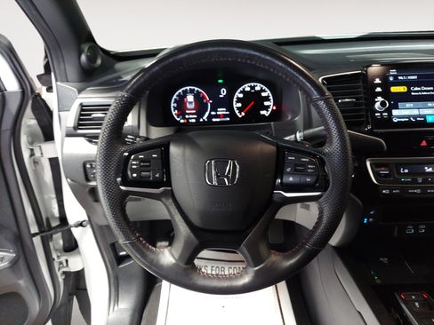 Used 2025 Honda Ridgeline Black Edition image 13