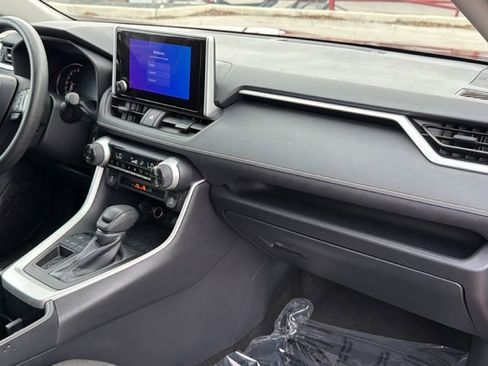 Certified 2025 Toyota RAV4 XLE FWD image 41