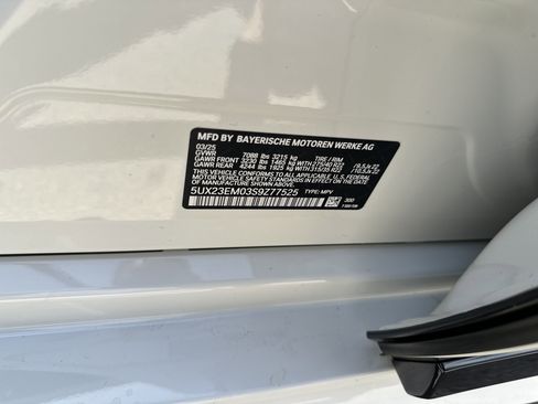 Certified 2025 BMW X7 xDrive40i w/ M Sport Package image 37