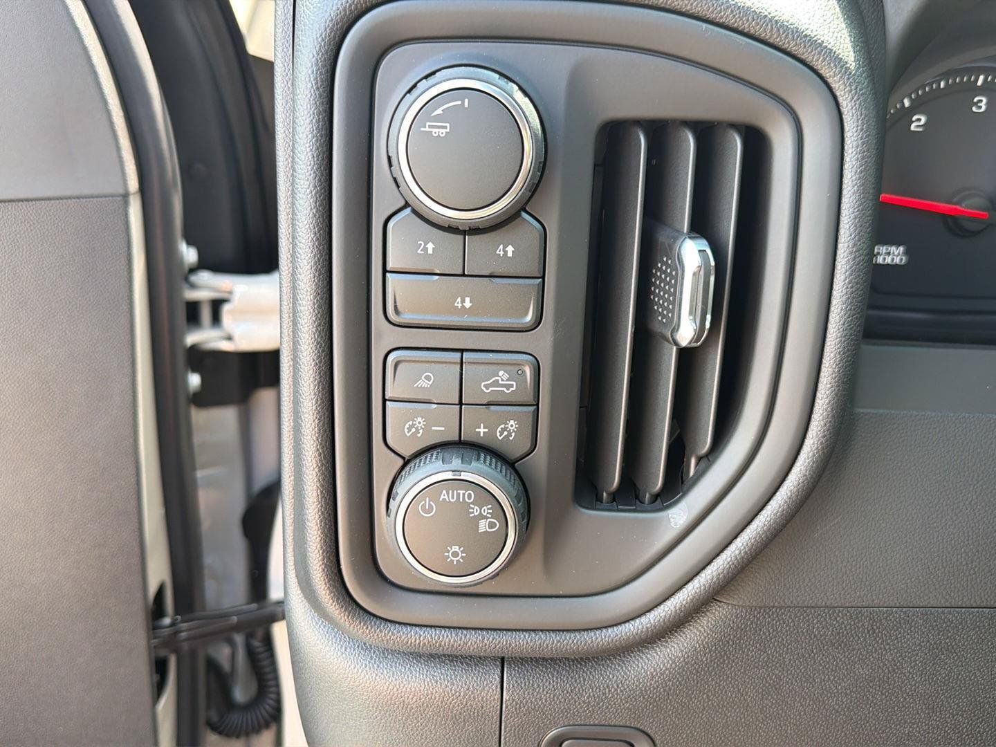 New 2026 Chevrolet Silverado 2500 Custom w/ Custom Value Package AWD/4WD image 19