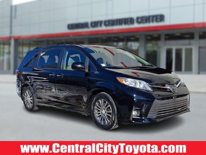 Used 2018 Toyota Sienna XLE