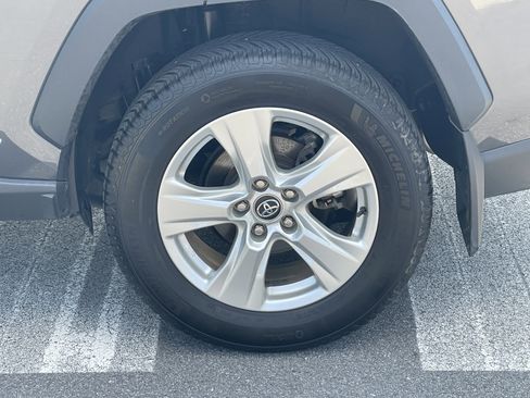 Used 2020 Toyota RAV4 XLE image 10