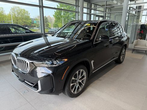New 2026 BMW X5 xDrive50e AWD/4WD image 3
