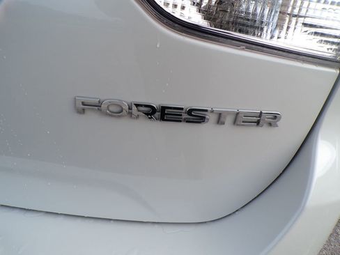 Used 2023 Subaru Forester Premium AWD/4WD image 17