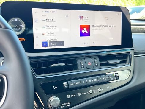 Certified 2025 Lexus ES 350 w/ Technology Package FWD image 15