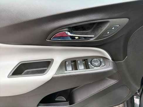 Used 2024 Chevrolet Equinox LS image 11