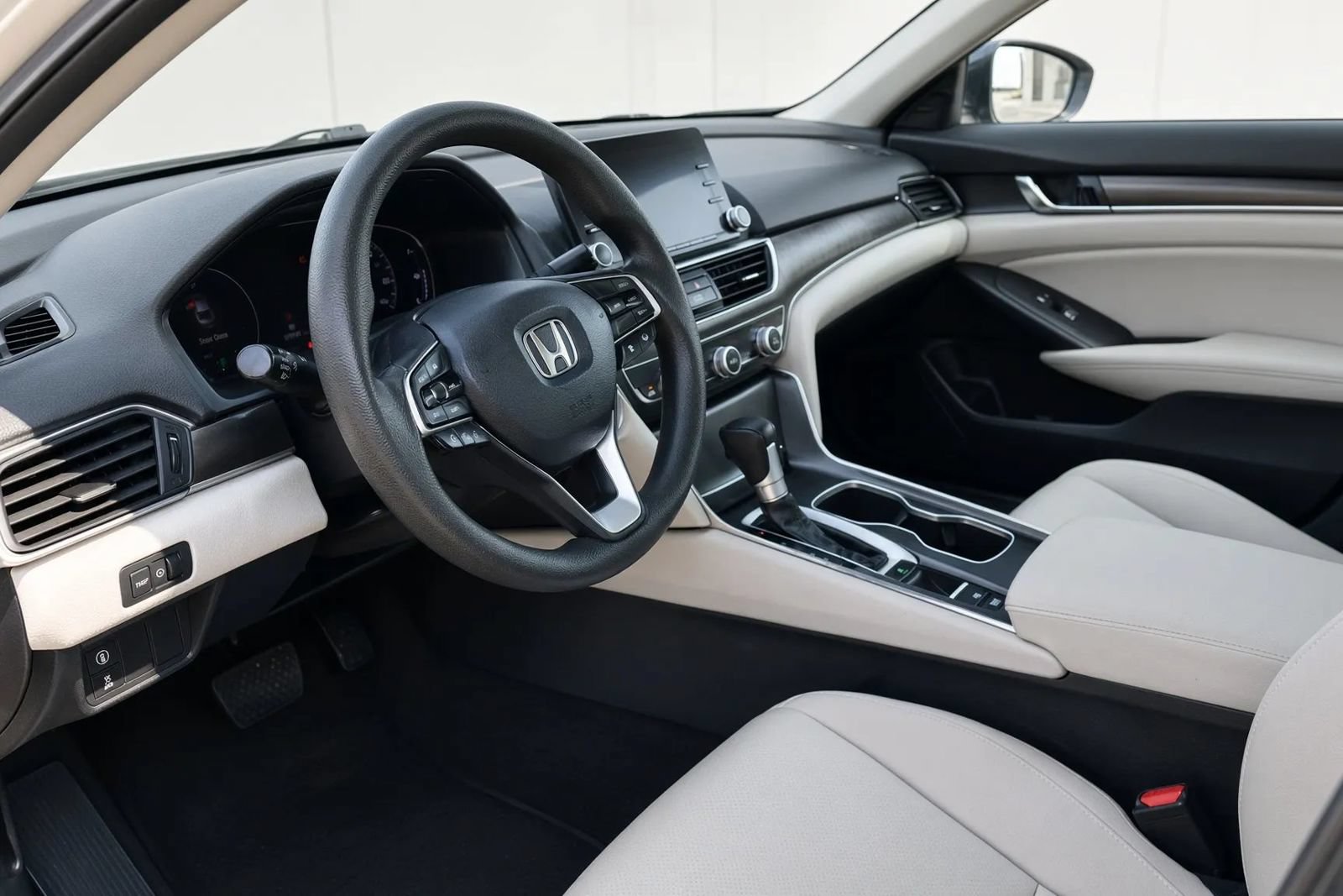 Used 2019 Honda Accord LX image 33