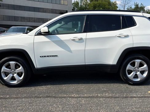 Used 2018 Jeep Compass Latitude w/ Cold Weather Group AWD/4WD image 6