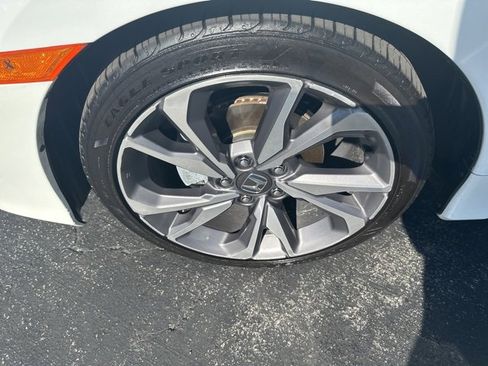 Used 2019 Honda Civic Touring image 25