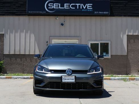 Used 2019 Volkswagen Golf 4-Door AWD/4WD image 2