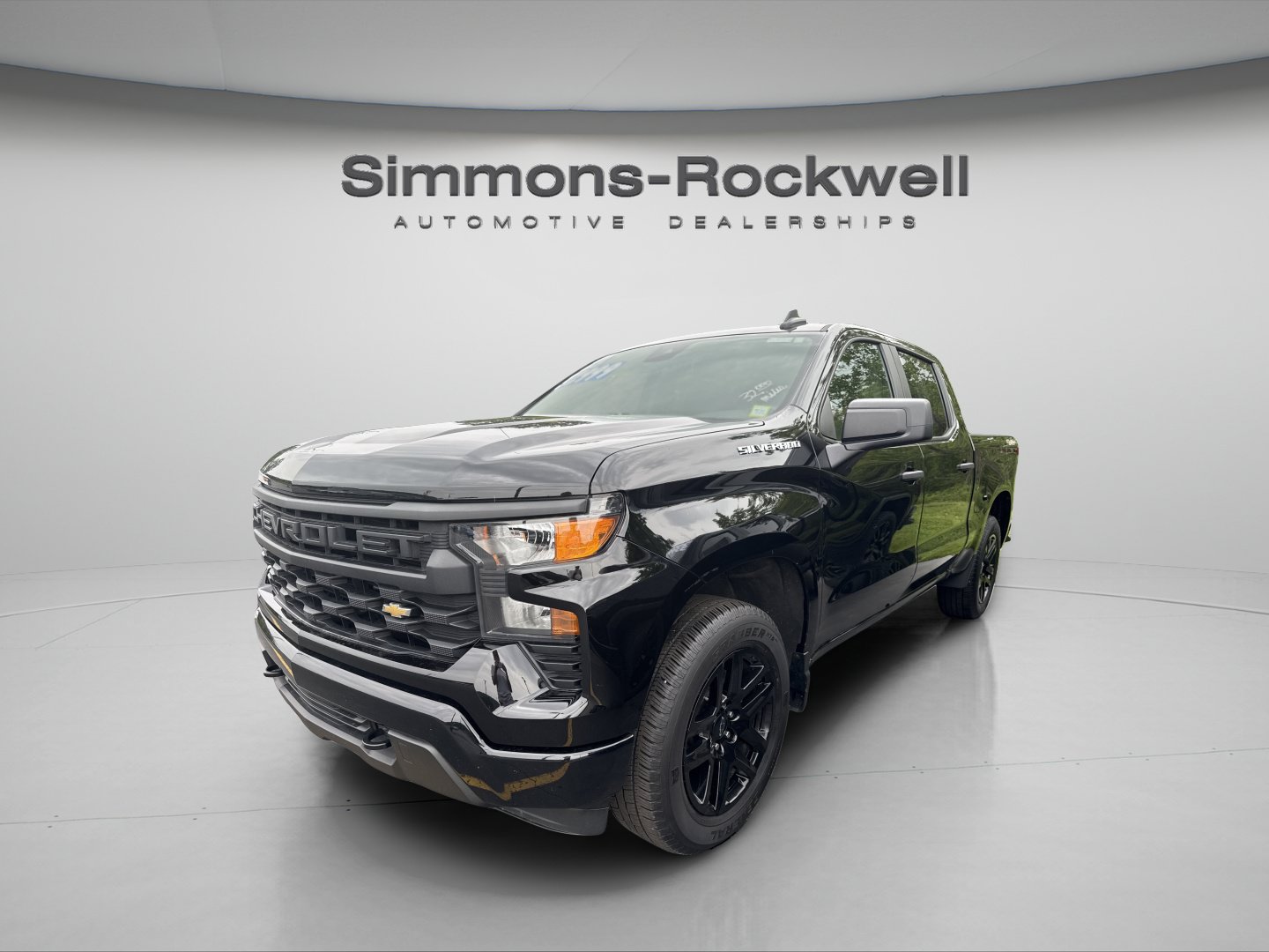 Used 2023 Chevrolet Silverado 1500 Custom AWD/4WD image 1
