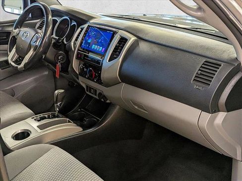 Used 2015 Toyota Tacoma PreRunner w/ SR5 Package RWD image 23