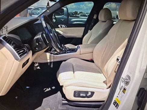 Used 2019 BMW X5 xDrive40i w/ Convenience Package AWD/4WD image 11