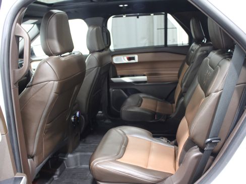 Used 2022 Ford Explorer King Ranch w/ Technology Package image 21