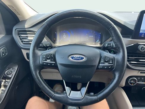 Used 2020 Ford Escape Titanium AWD/4WD image 25