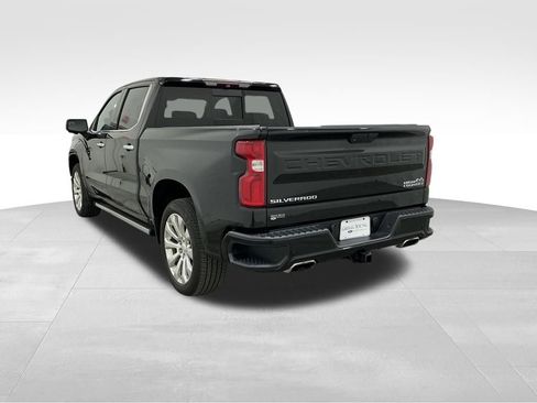 Used 2019 Chevrolet Silverado 1500 High Country w/ Technology Package image 3