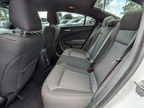 Used 2022 Dodge Charger SXT w/ Blacktop Package RWD image 15