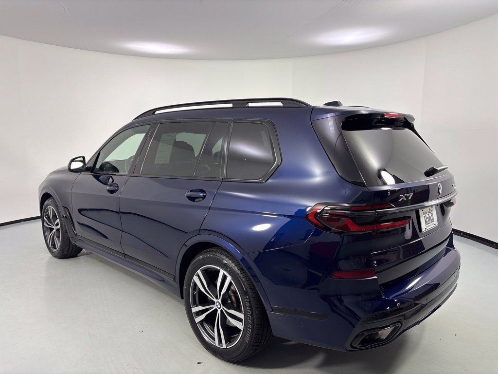 Used 2026 BMW X7 xDrive40i AWD/4WD image 5