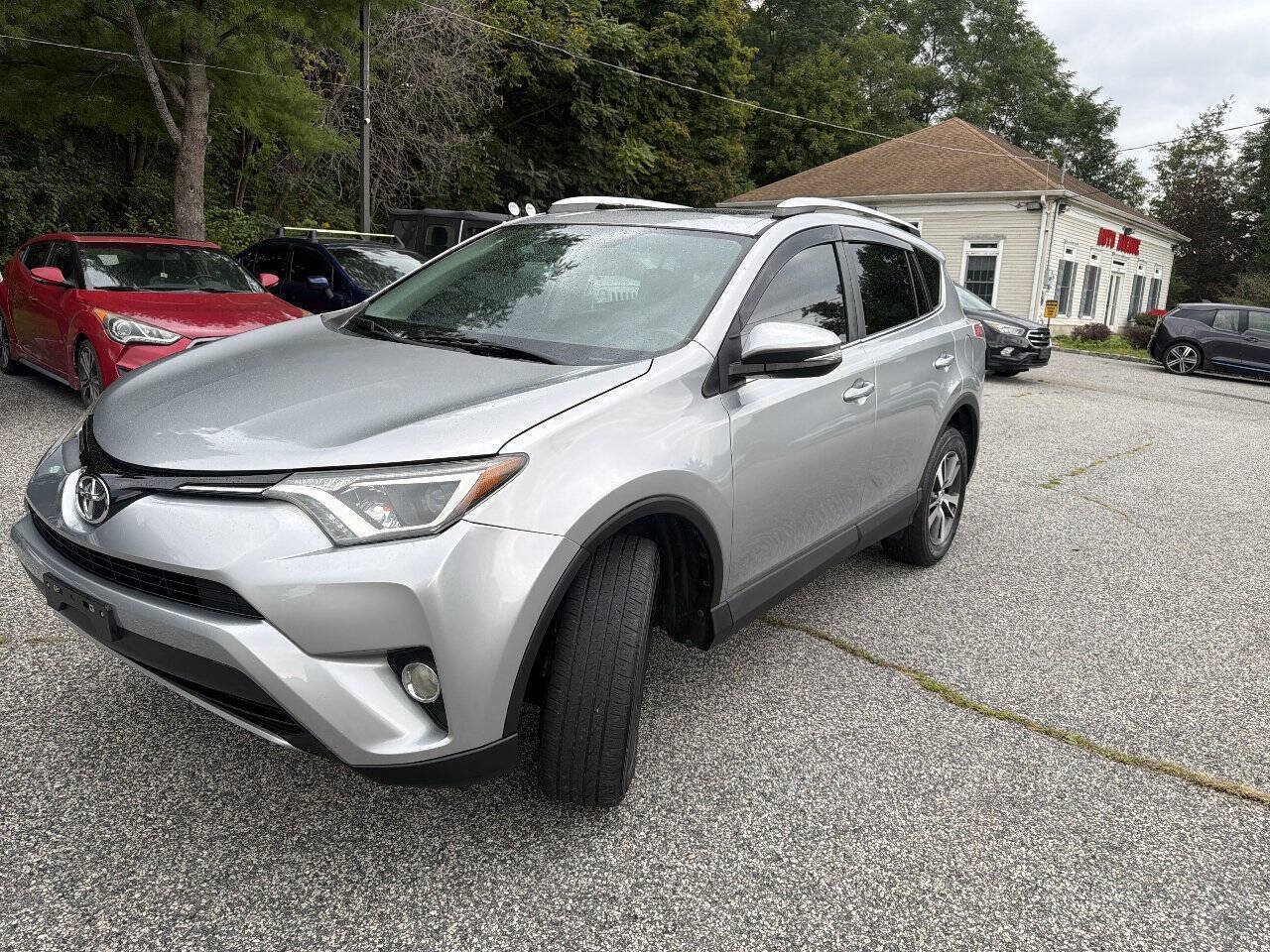 Used 2016 Toyota RAV4 XLE AWD/4WD image 3