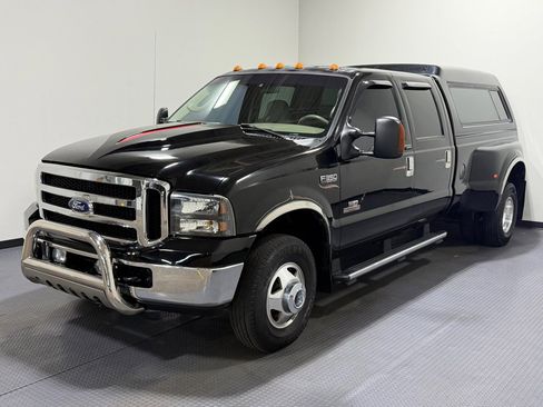 Used 2004 Ford F350 4x4 Crew Cab DRW Super Duty image 1