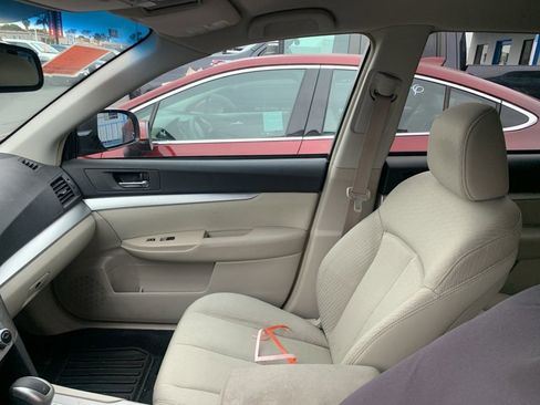 Used 2010 Subaru Outback 2.5i Premium AWD/4WD image 15