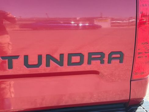 Used 2015 Toyota Tundra Limited w/ Limited Premium Package AWD/4WD image 33