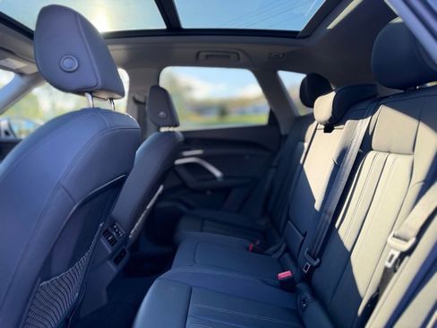 Used 2025 Audi Q5 Premium w/ Convenience Package AWD/4WD image 22