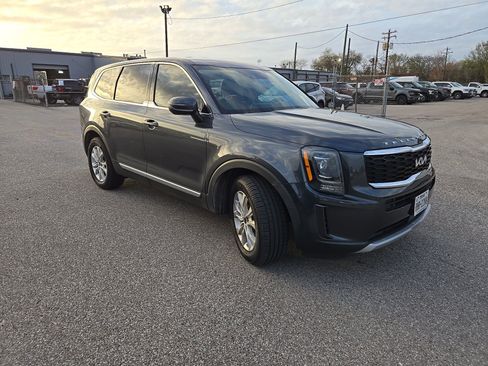 Used 2022 Kia Telluride LX image 12