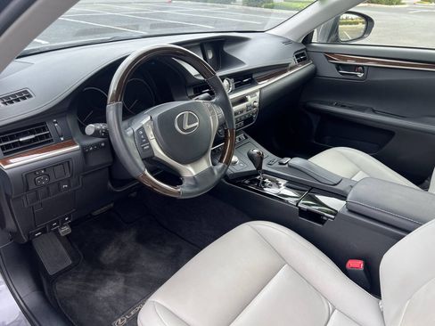 Used 2013 Lexus ES 350 w/ Premium Pkg FWD image 37