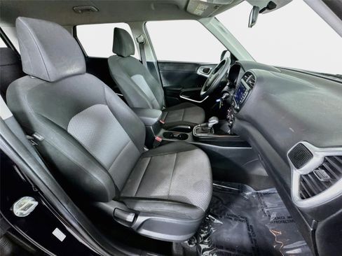 Certified 2022 Kia Soul LX FWD image 25