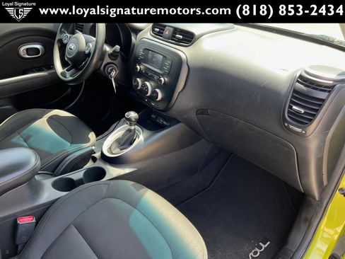 Used 2016 Kia Soul + image 23