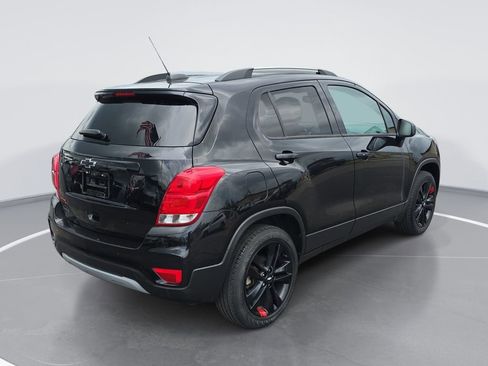 Used 2020 Chevrolet Trax LT w/ Sun & Sound Package AWD/4WD image 3