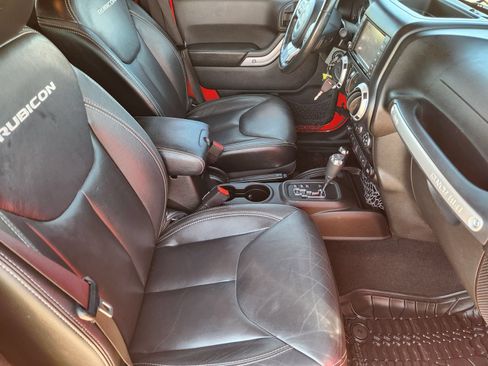 Used 2015 Jeep Wrangler Unlimited Rubicon AWD/4WD image 18