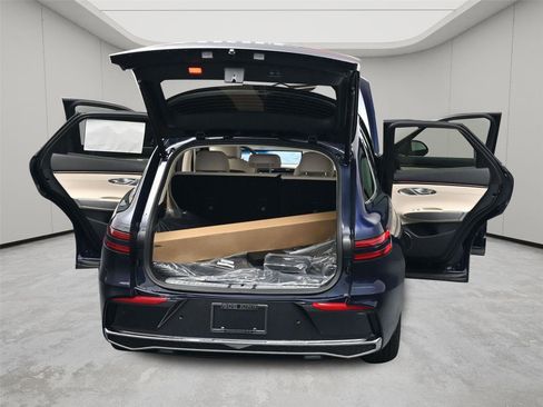 New 2026 Genesis GV70 2.5T Select AWD/4WD image 18