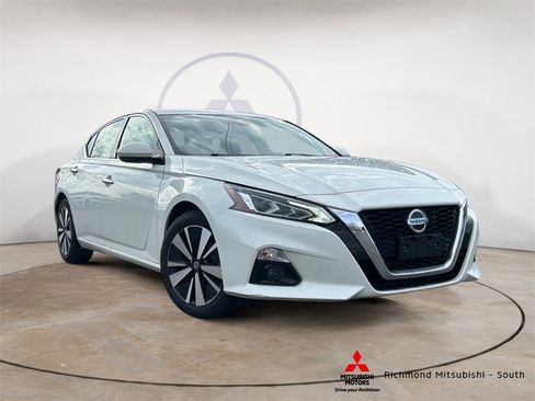 Used 2022 Nissan Altima 2.5 SL image 1