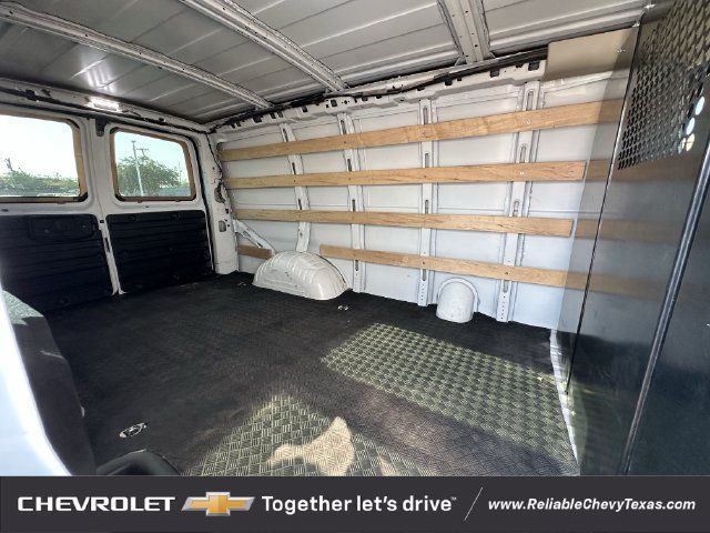 Used 2025 Chevrolet Express 2500 w/ Driver Convenience Package RWD image 24