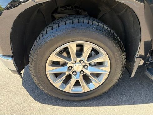 Used 2019 Chevrolet Silverado 1500 LTZ AWD/4WD image 12