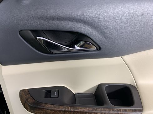 Used 2021 GMC Acadia Denali w/ Denali Technology Package FWD image 38