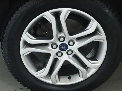 Used 2018 Ford Edge Titanium image 12